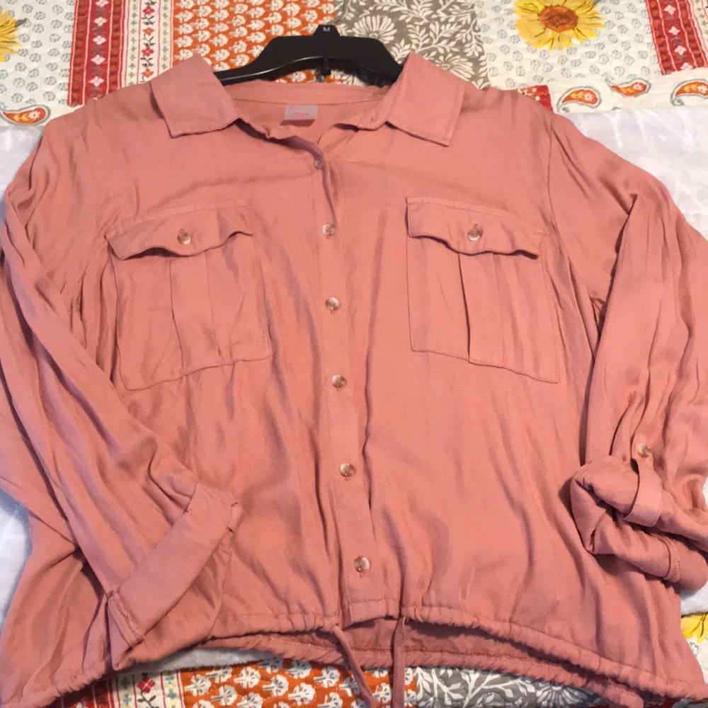 Junior crop style top, coral/peach color